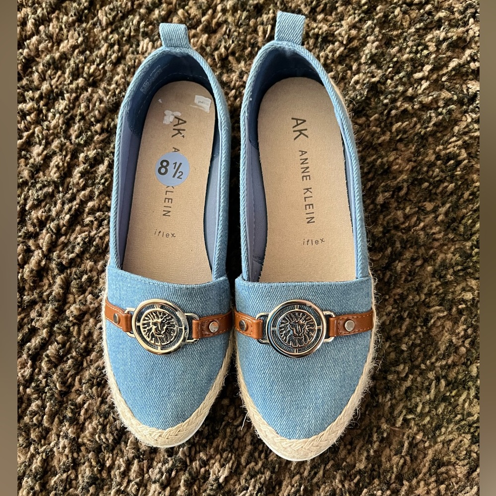 Anne Klein Blue Denim Flats - Size 8.5 NWOT